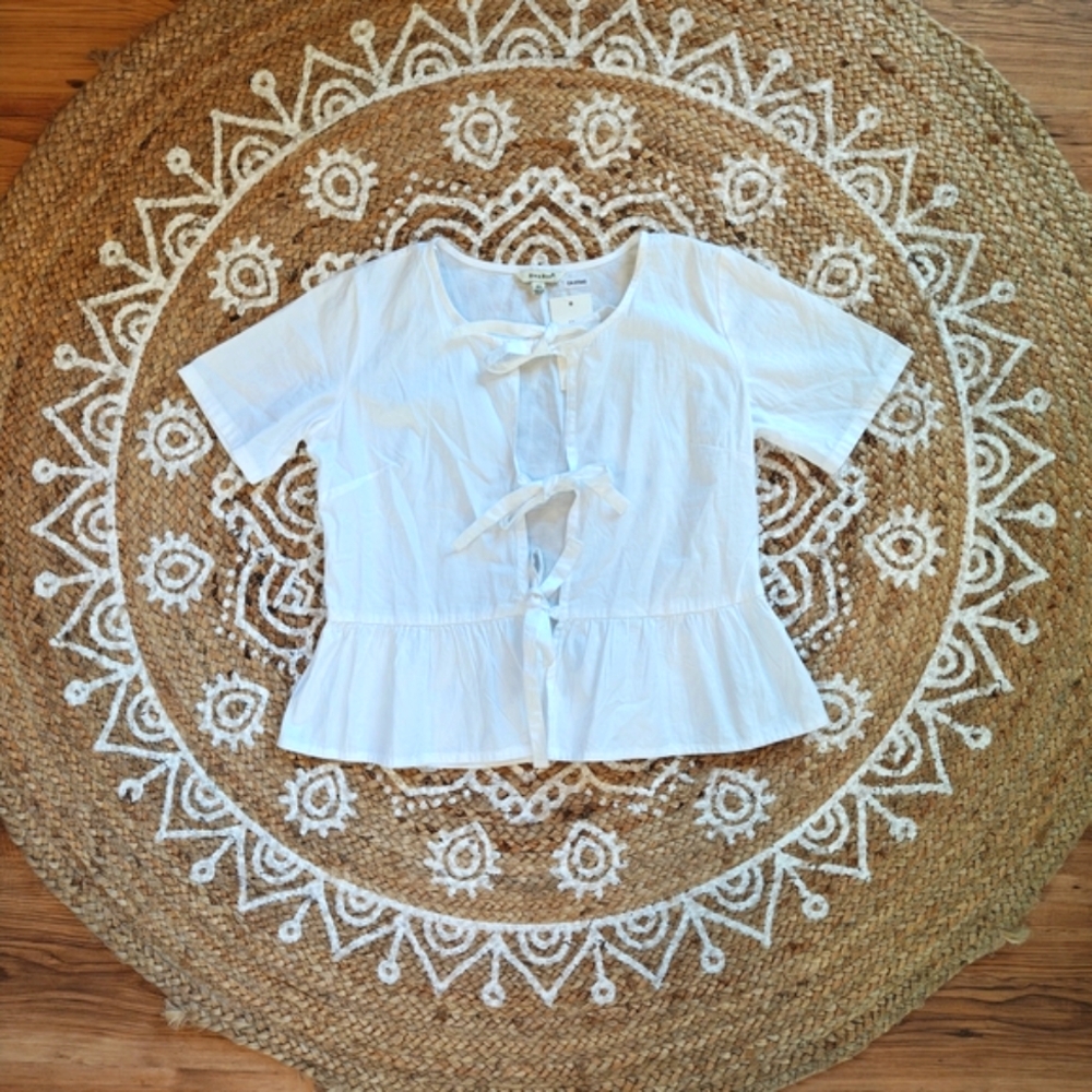 BNWT Boho White Cotton Short-Sleeve Blouse with Bow Details